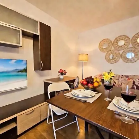 Modern Colentina Apartmán *